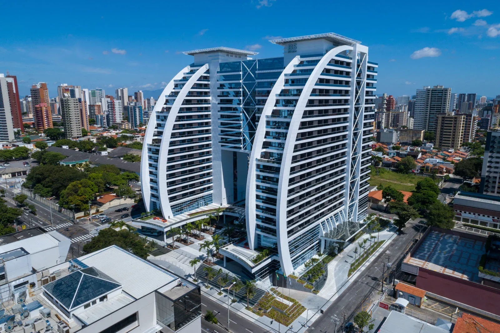 Vista aérea do edifício BS Design em Fortaleza