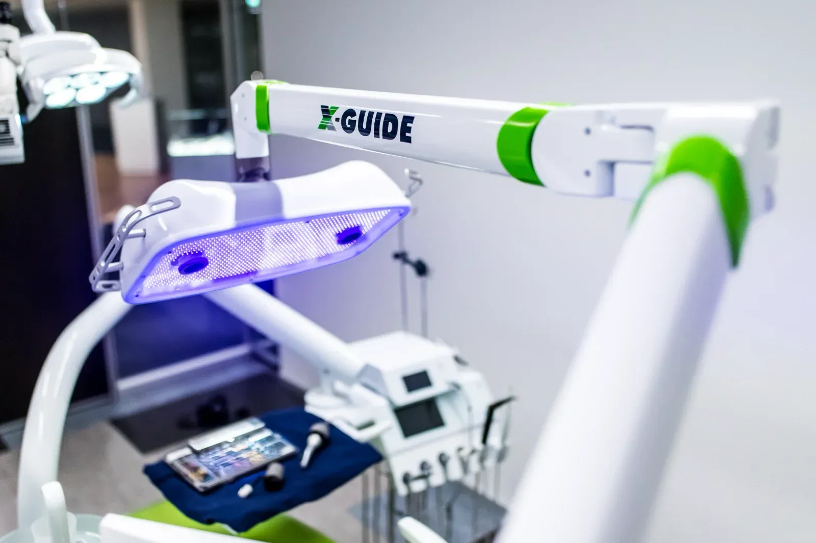Equipamento X-Guide de cirurgia guiada de implantes
